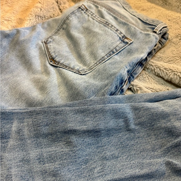 GAP Light Blue Boyfriend Jeans - Picture 6 of 6